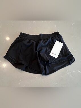 Lululemon Hotty Hot LR Short 4" *Lined Size 6 Black NWT